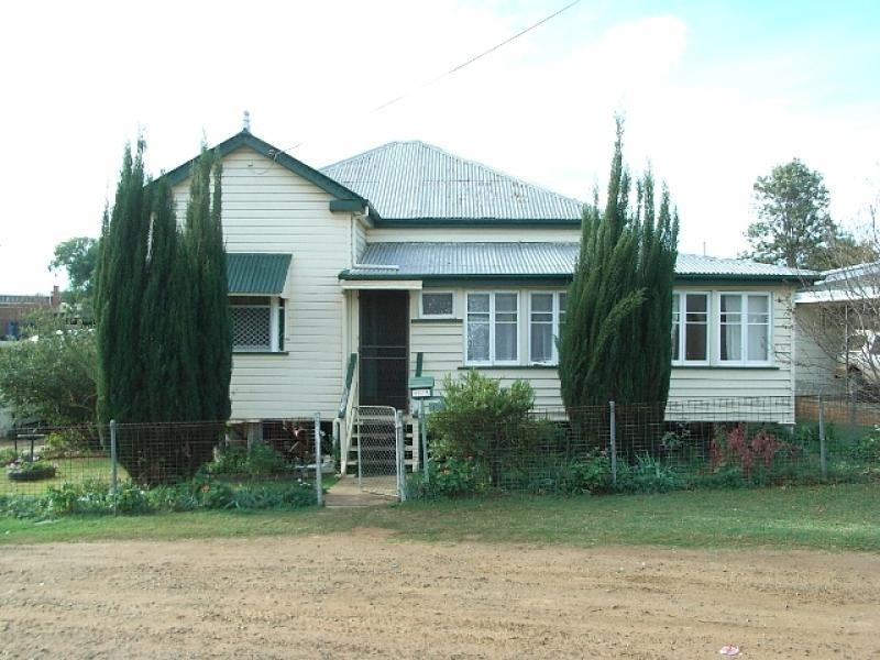 12 Creek  Street OAKEY 4401, Oakey QLD 4401
