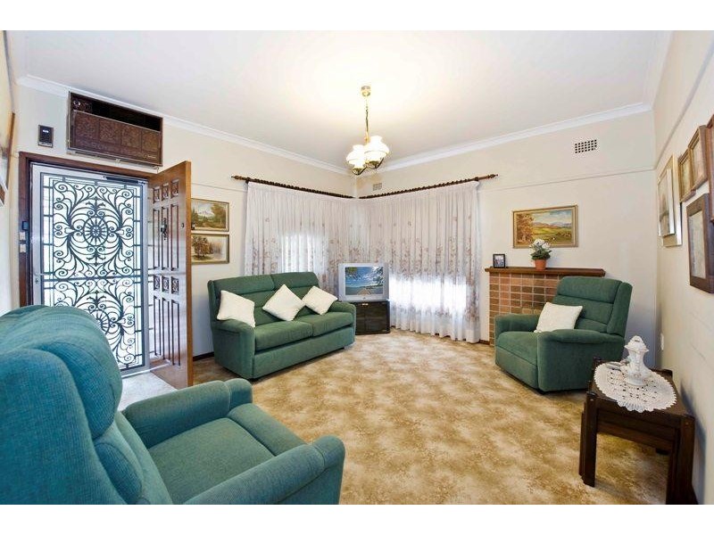 15 Fairfield  Avenue NEW LAMBTON 2305, New Lambton NSW 2305