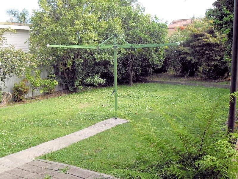 100 Berkeley Street SPEERS POINT 2284, Speers Point NSW 2284