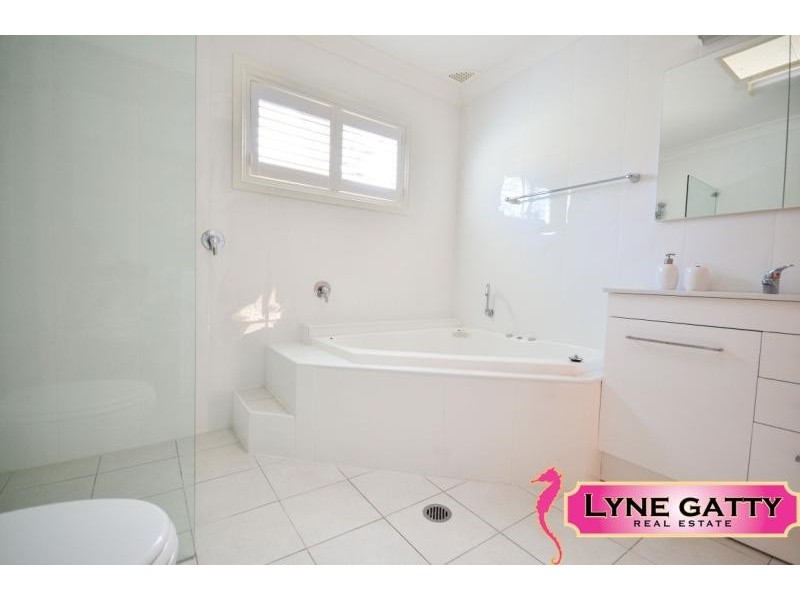 9 Monash Avenue, Tuross Head NSW 2537