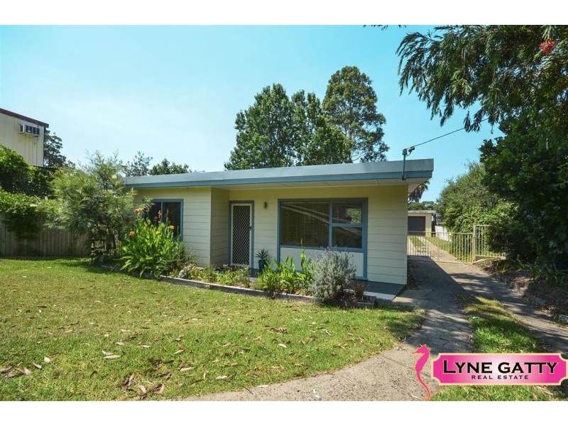 24 Coogee Street, Tuross Head NSW 2537