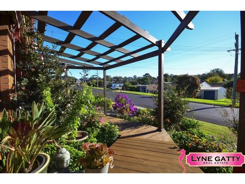 27 Anderson Avenue, Tuross Head NSW 2537