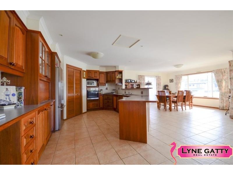 5 Grenville Avenue, Tuross Head NSW 2537