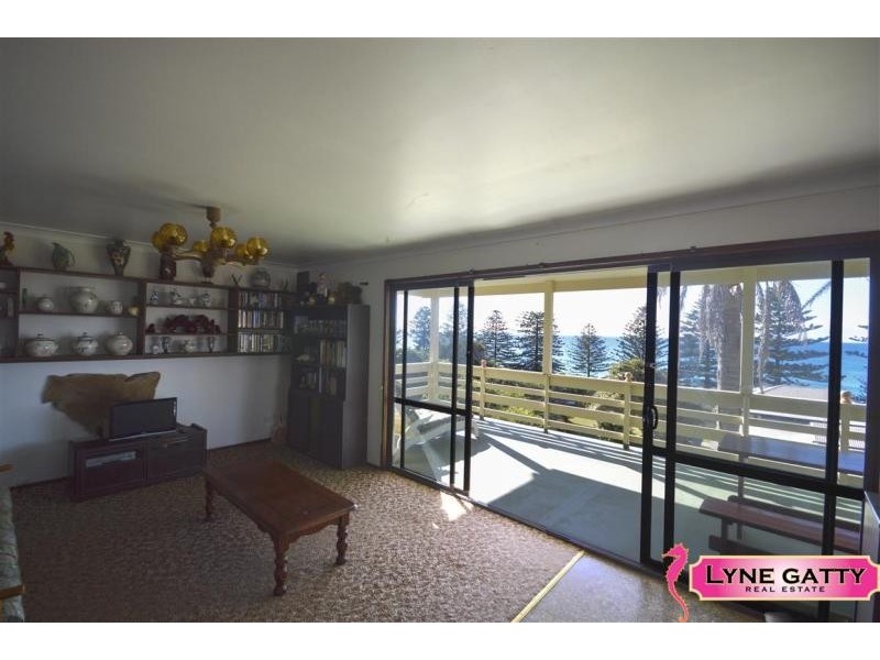 17 Monash Avenue, Tuross Head NSW 2537