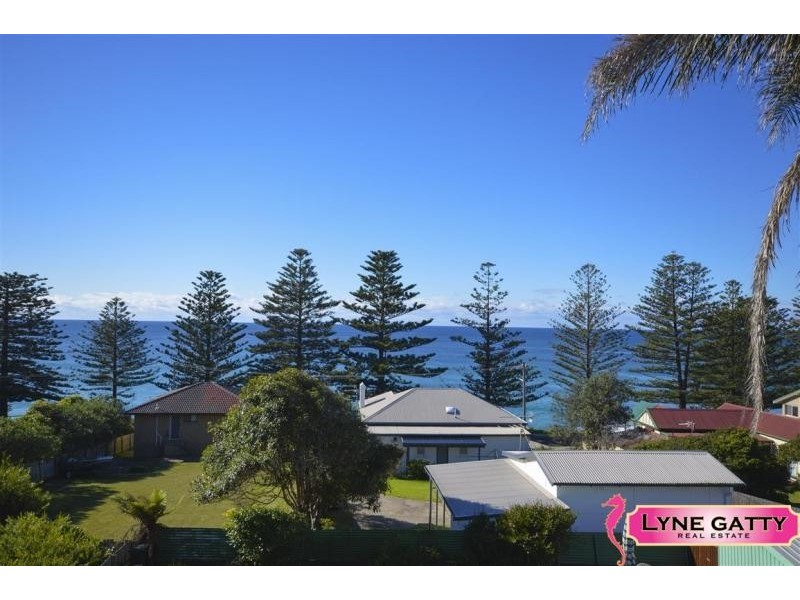 17 Monash Avenue, Tuross Head NSW 2537