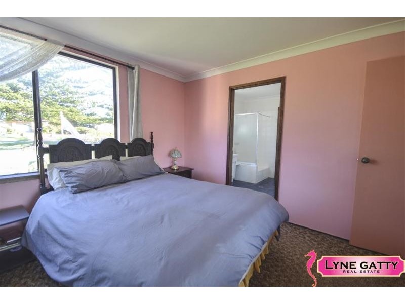 17 Monash Avenue, Tuross Head NSW 2537