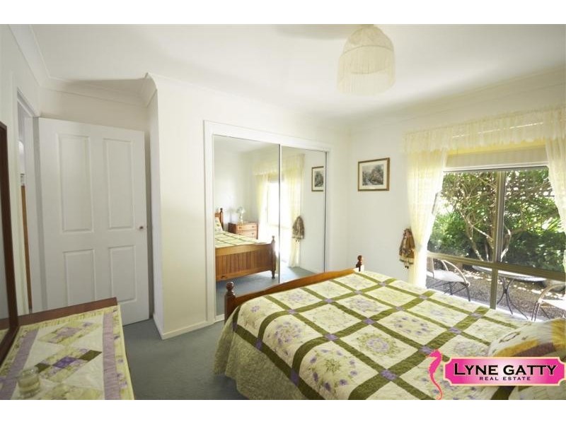 37 Anderson Avenue, Tuross Head NSW 2537