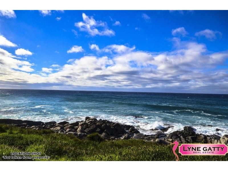 41 Salmon  Street, Tuross Head NSW 2537