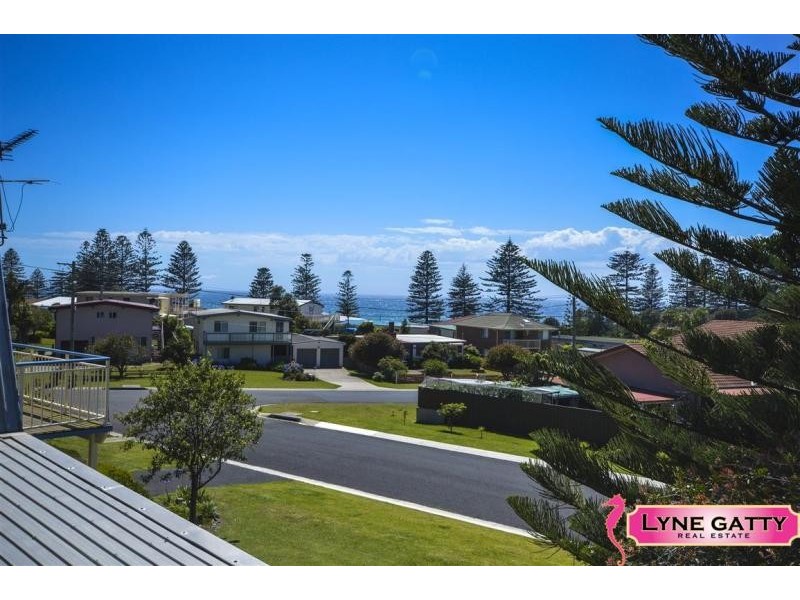 3 Surf Street, Tuross Head NSW 2537