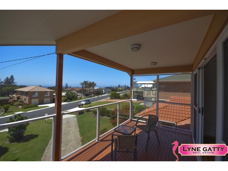 3 Surf Street, Tuross Head NSW 2537