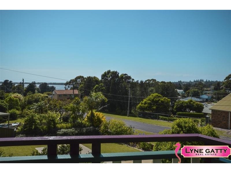 8 Brighton Street, Tuross Head NSW 2537