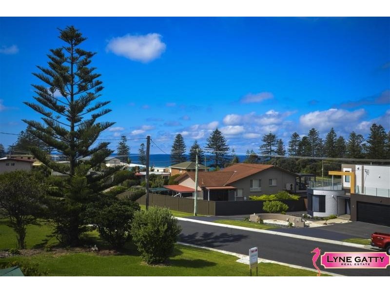 5 Surf  Street, Tuross Head NSW 2537