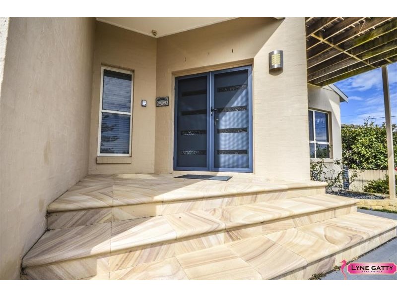 6 Coral  Crescent, Tuross Head NSW 2537