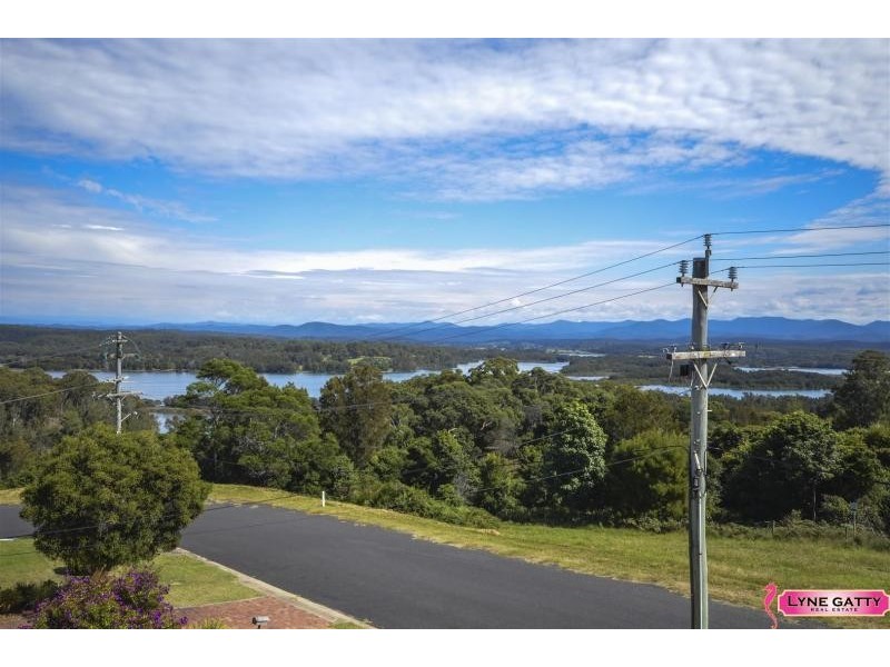 6 Coral  Crescent, Tuross Head NSW 2537