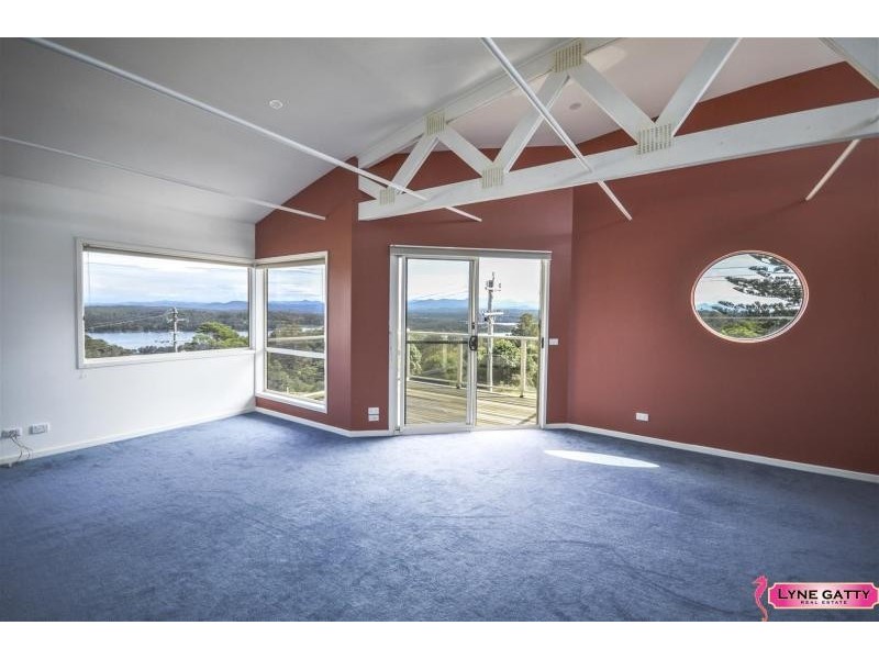 6 Coral  Crescent, Tuross Head NSW 2537