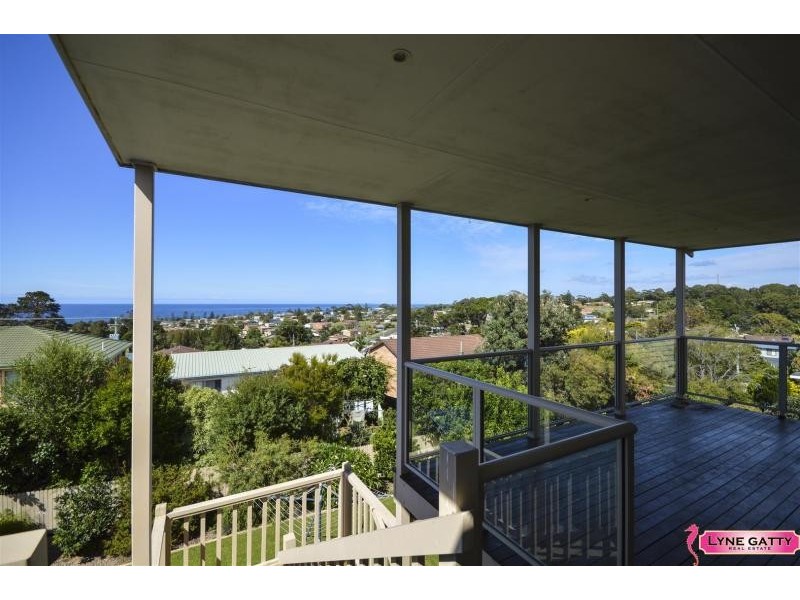 6 Coral  Crescent, Tuross Head NSW 2537