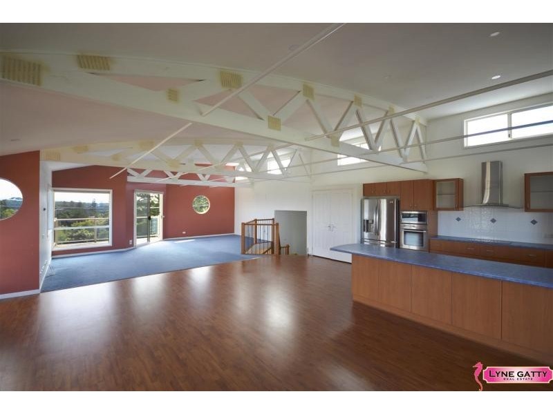 6 Coral  Crescent, Tuross Head NSW 2537