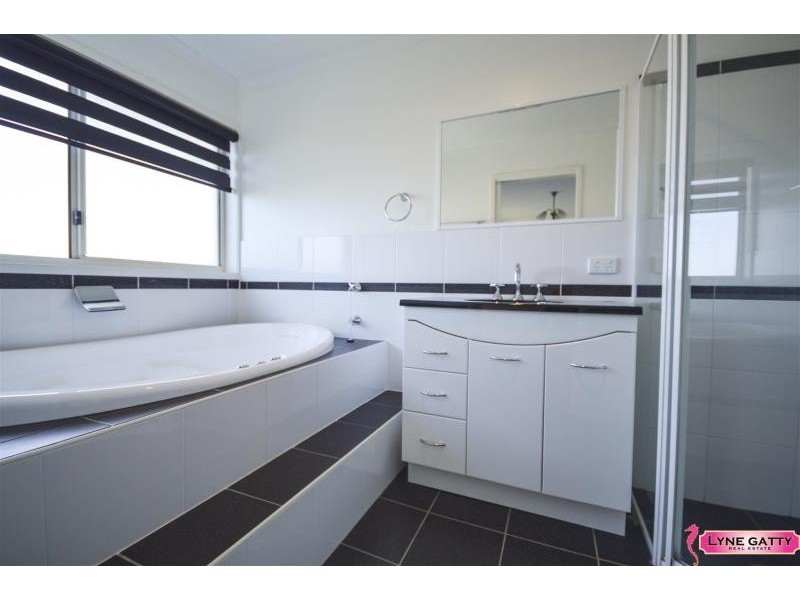 6 Coral  Crescent, Tuross Head NSW 2537
