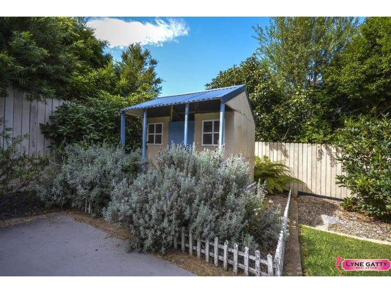 6 Coral  Crescent, Tuross Head NSW 2537