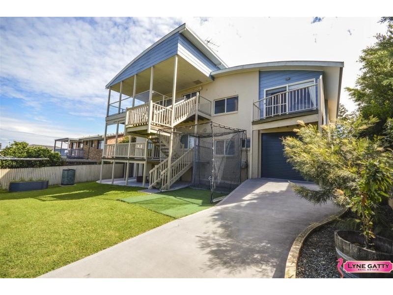 6 Coral  Crescent, Tuross Head NSW 2537
