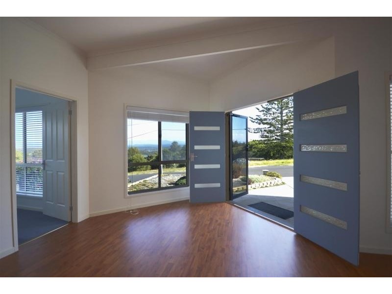 6 Coral  Crescent, Tuross Head NSW 2537