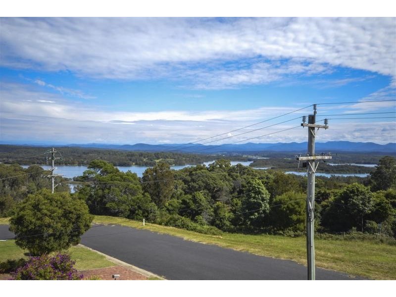 6 Coral  Crescent, Tuross Head NSW 2537