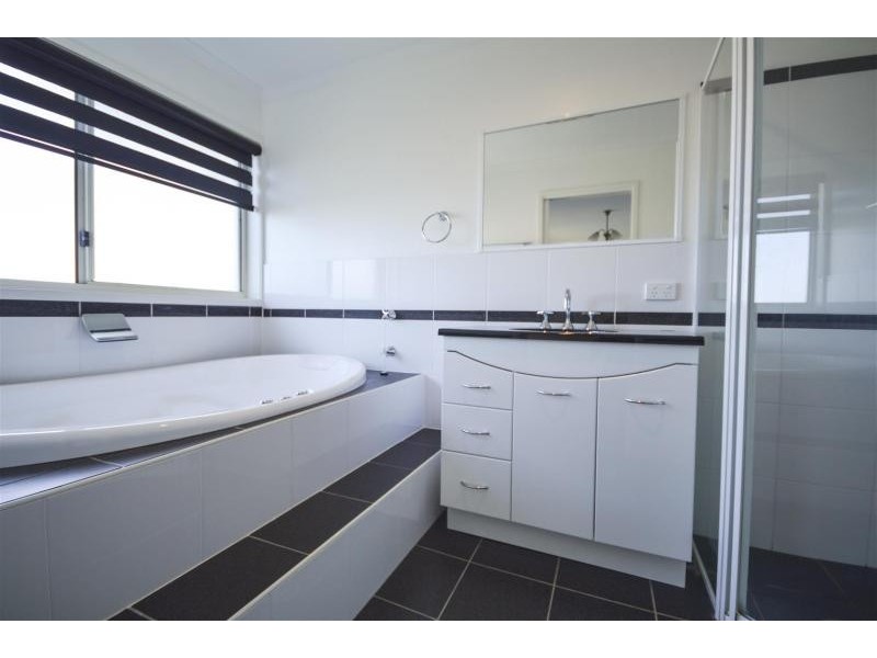 6 Coral  Crescent, Tuross Head NSW 2537