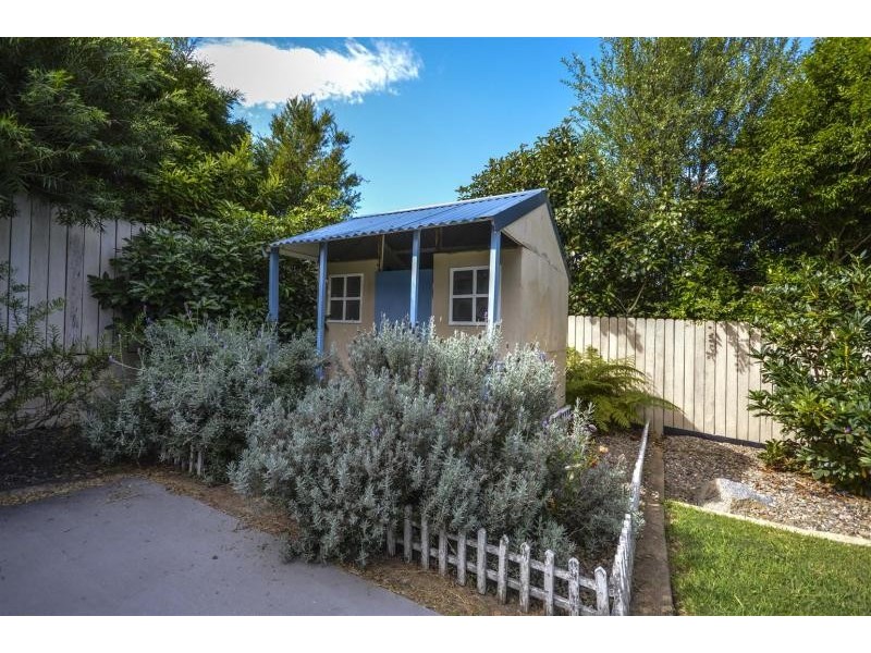 6 Coral  Crescent, Tuross Head NSW 2537