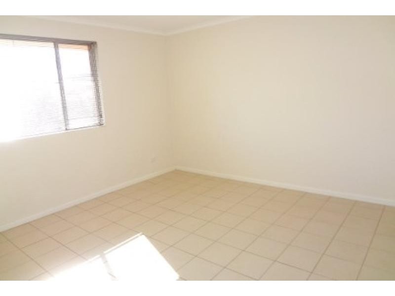 18/22 Lowe Street, Queanbeyan NSW 2620