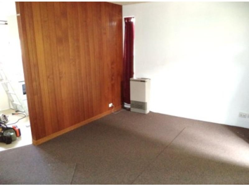 1/8 Yarrow  Street, Queanbeyan NSW 2620