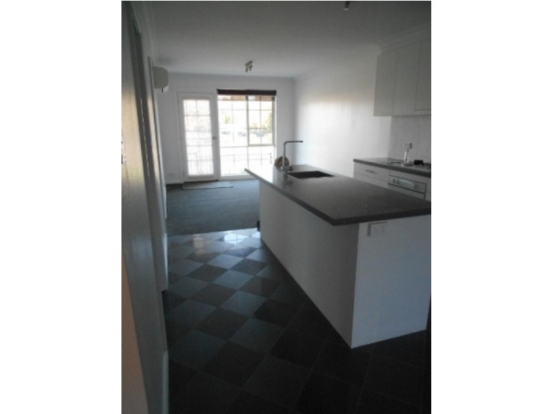 2/1 Yass Road, Queanbeyan NSW 2620