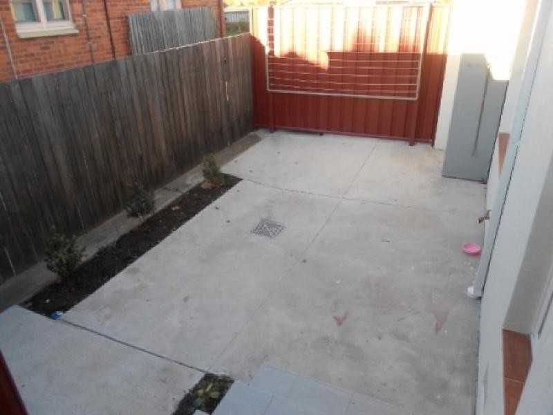 2/1 Yass Road, Queanbeyan NSW 2620