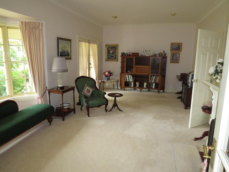 94 Weeroona  Drive, Wamboin NSW 2620