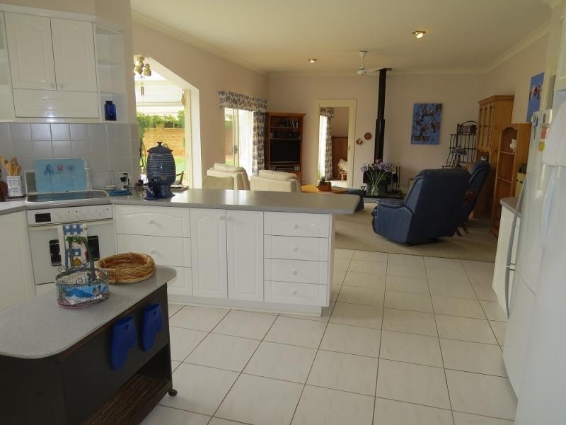 94 Weeroona  Drive, Wamboin NSW 2620
