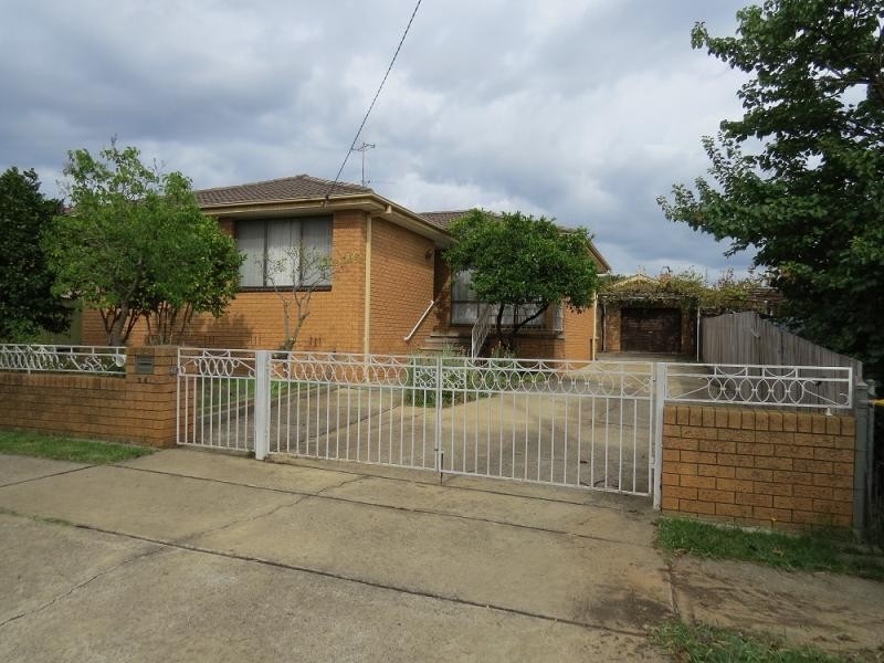 24 Collins  Street, Queanbeyan NSW 2620