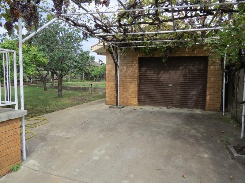 24 Collins  Street, Queanbeyan NSW 2620