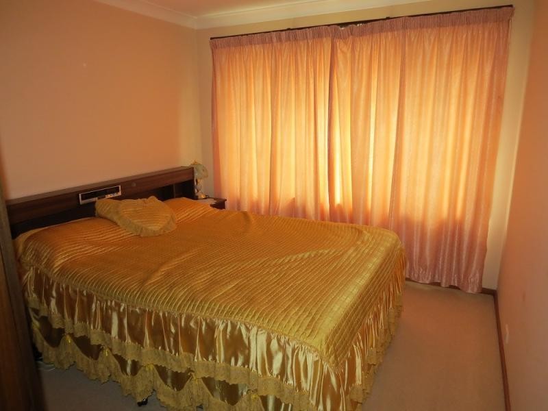 24 Collins  Street, Queanbeyan NSW 2620