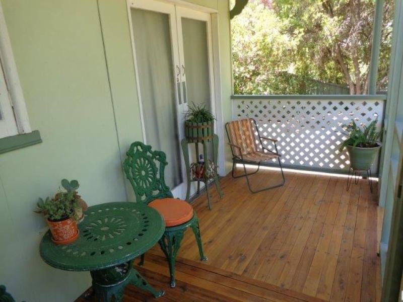8 Charles Street, Coolah NSW 2843
