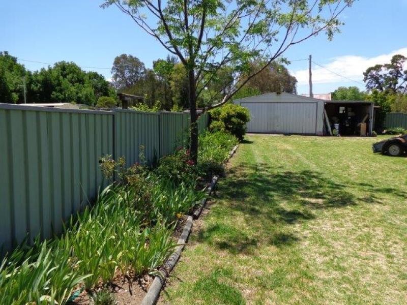 8 Charles Street, Coolah NSW 2843