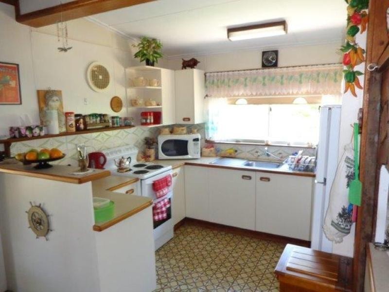 8 Charles Street, Coolah NSW 2843