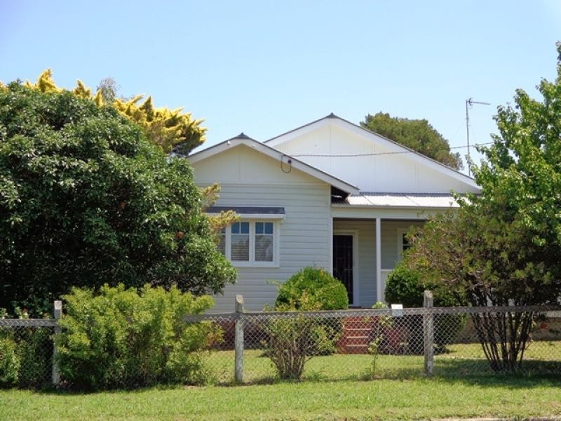 17 Oban Street, Coolah NSW 2843