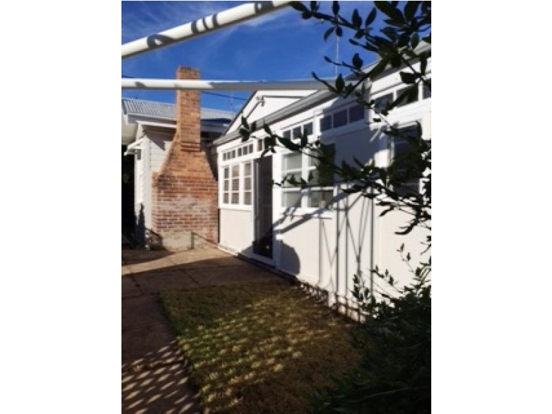 17 Oban Street, Coolah NSW 2843