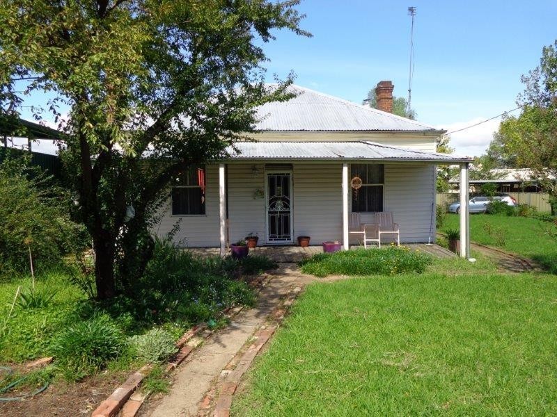 18 Cole Street, Coolah NSW 2843