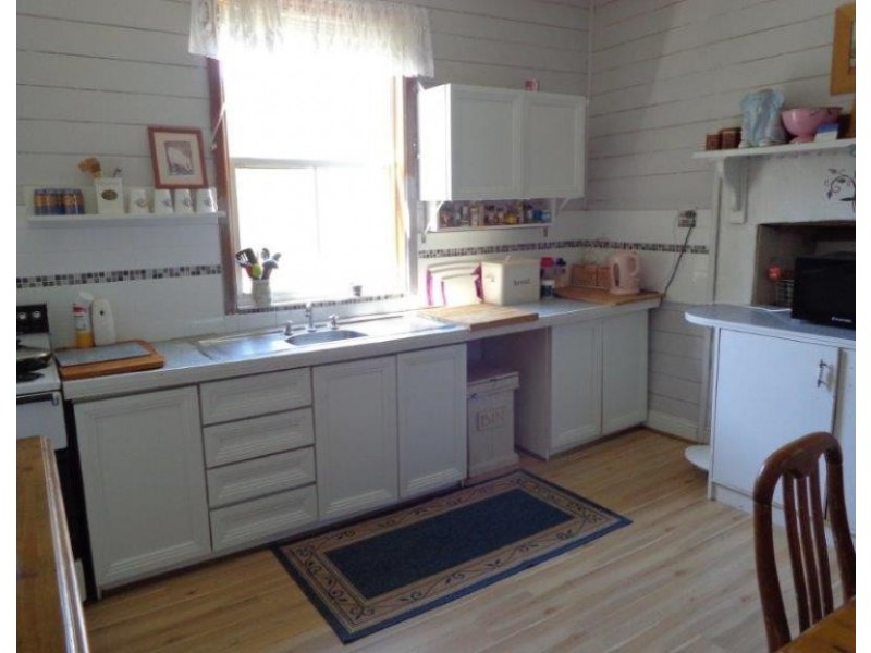 18 Cole Street, Coolah NSW 2843