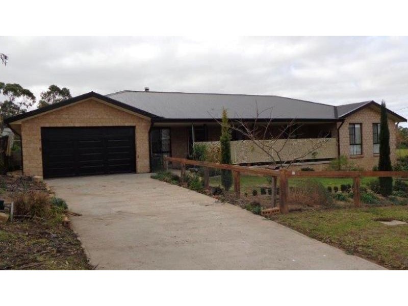 77 Booyamurra Street, Coolah NSW 2843