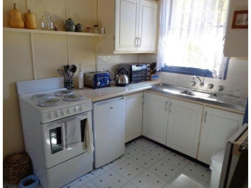 6 Irwin Street, Coolah NSW 2843