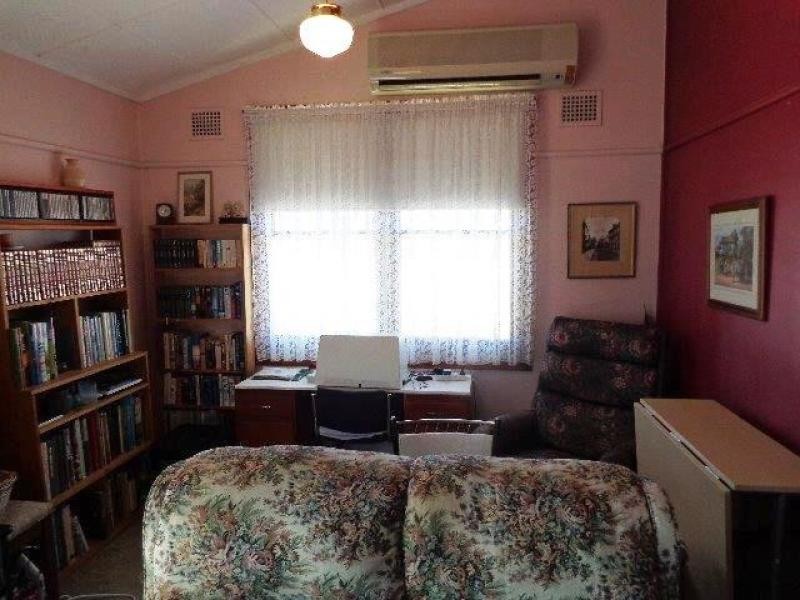 6 Irwin Street, Coolah NSW 2843