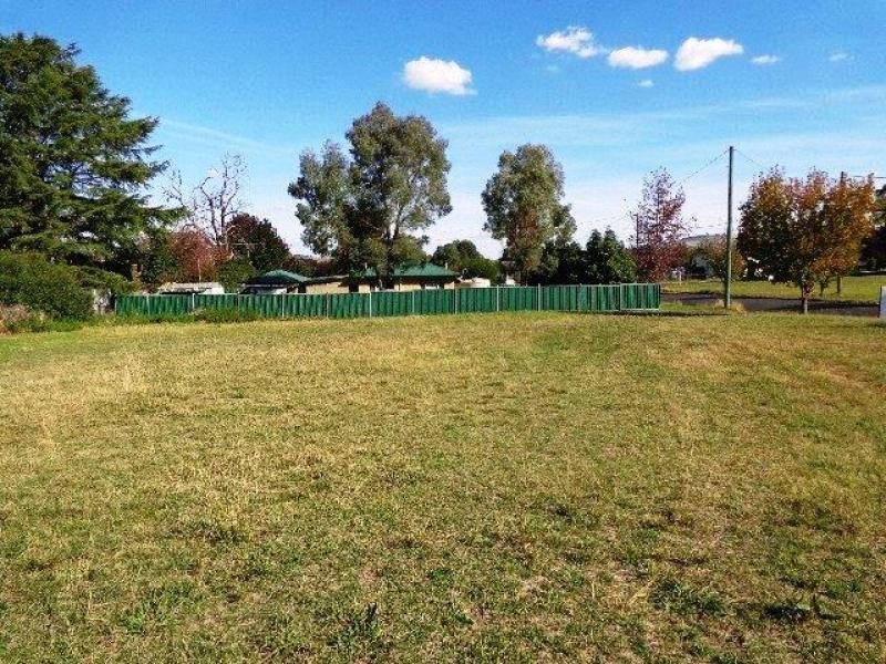 6 Cameron Place, Coolah NSW 2843