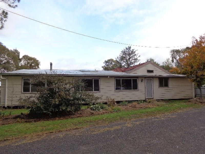 76 Railway Street, Coolah NSW 2843