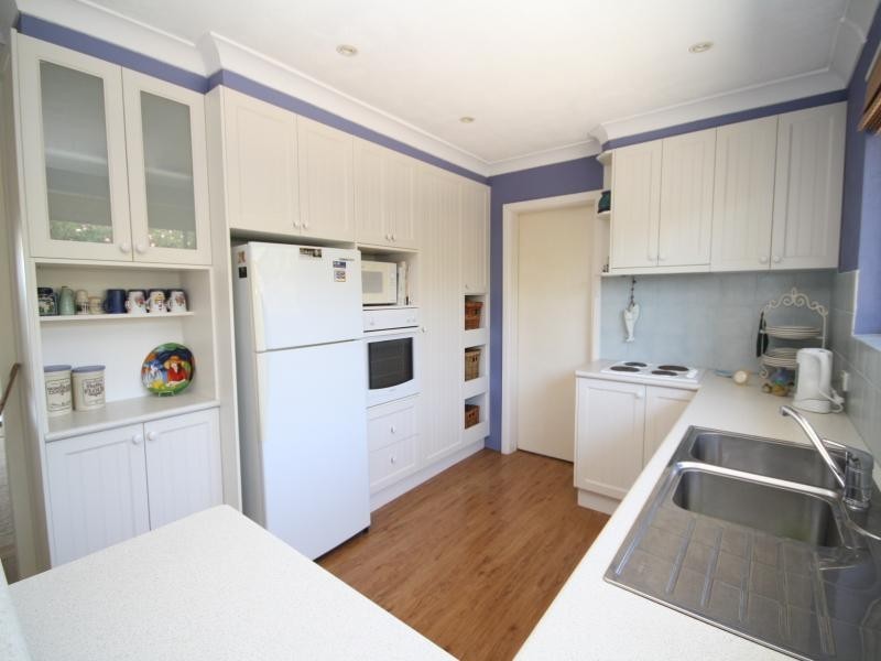 13 Lakeview Drive, Narooma NSW 2546